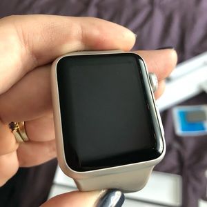 SERIES 1 SILVER APPLE WATCH